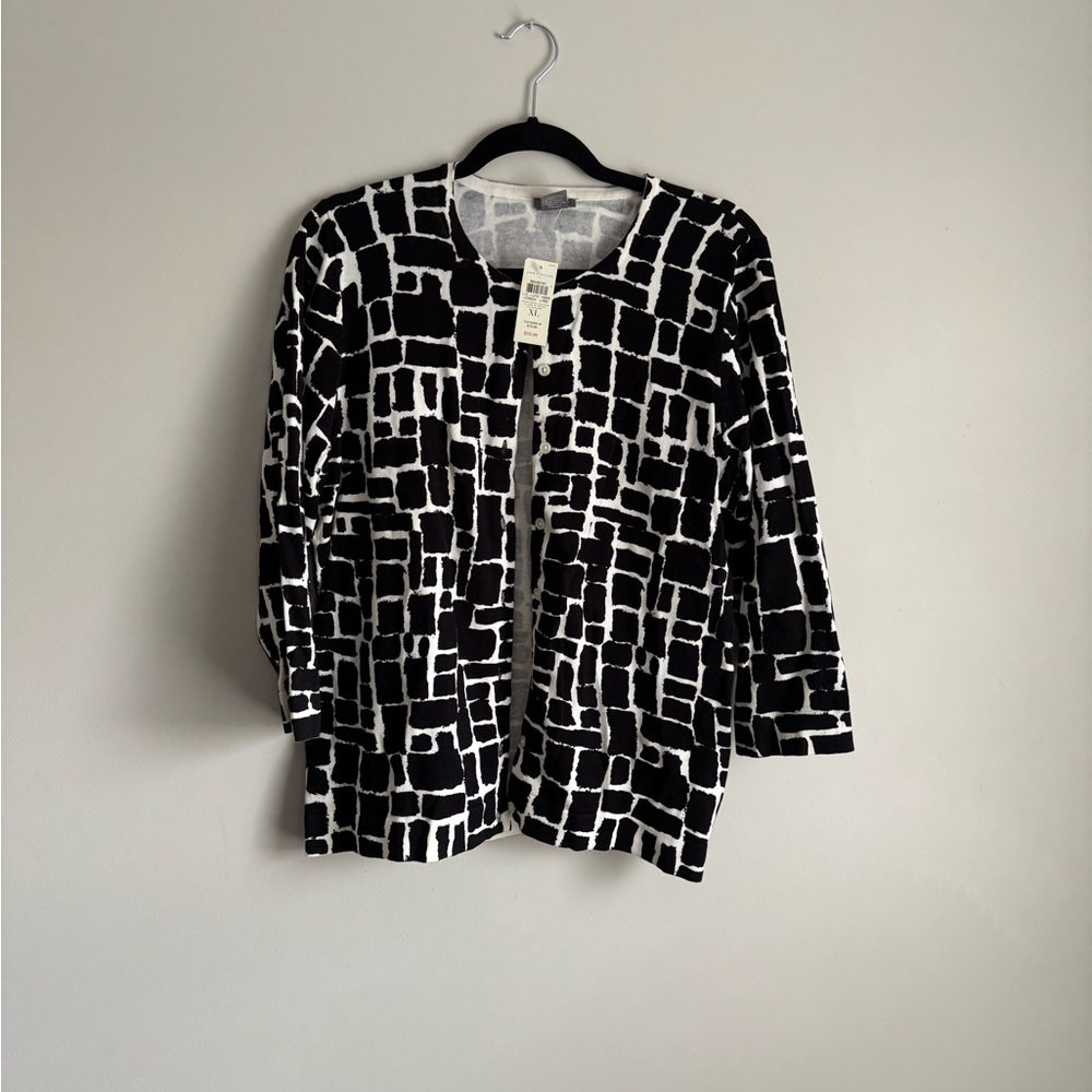 NWT- Ann Taylor Women’s Cardigan with 3/4 Sleeve. size XL
